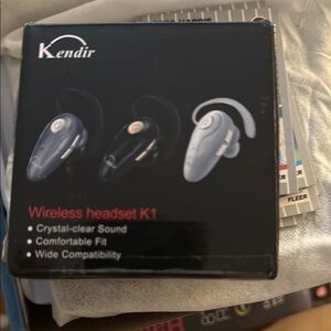 Wireless Headset K1 - Black and Silver
